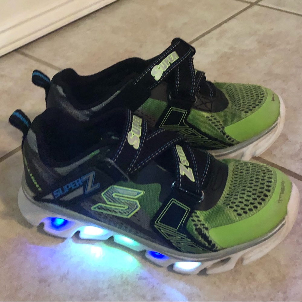 Sketchers boys light up shoes lightly used